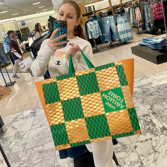 Big Empty Louis Vuitton shopping gift storage bag 19.5x16 - Picture 5 of 5